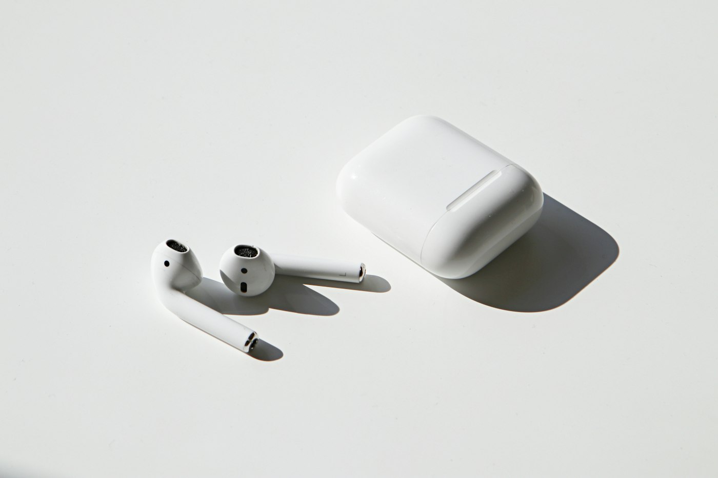 AirPods et leur boîtier