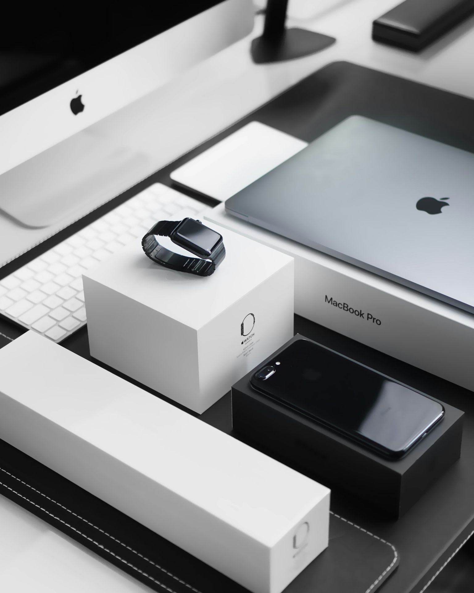 Produits Apple dans leurs boîtes